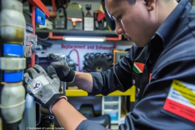 Sustitucion y Mejora de Sistemas de Lubricacion en Desbrozadoras
